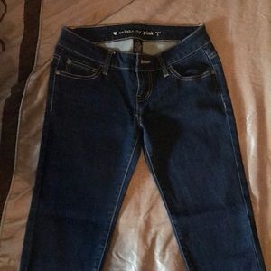 Celebrity pink skinny jeans.